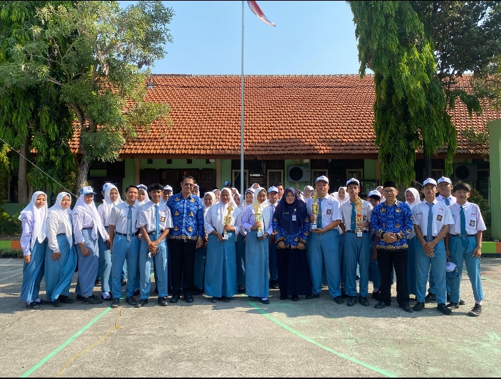 SMA 1 Nggronggot Borong Empat Piala Sekaligus Dalam Lomba yang Diselenggarakan Dinas kebudayaan dan pariwisata